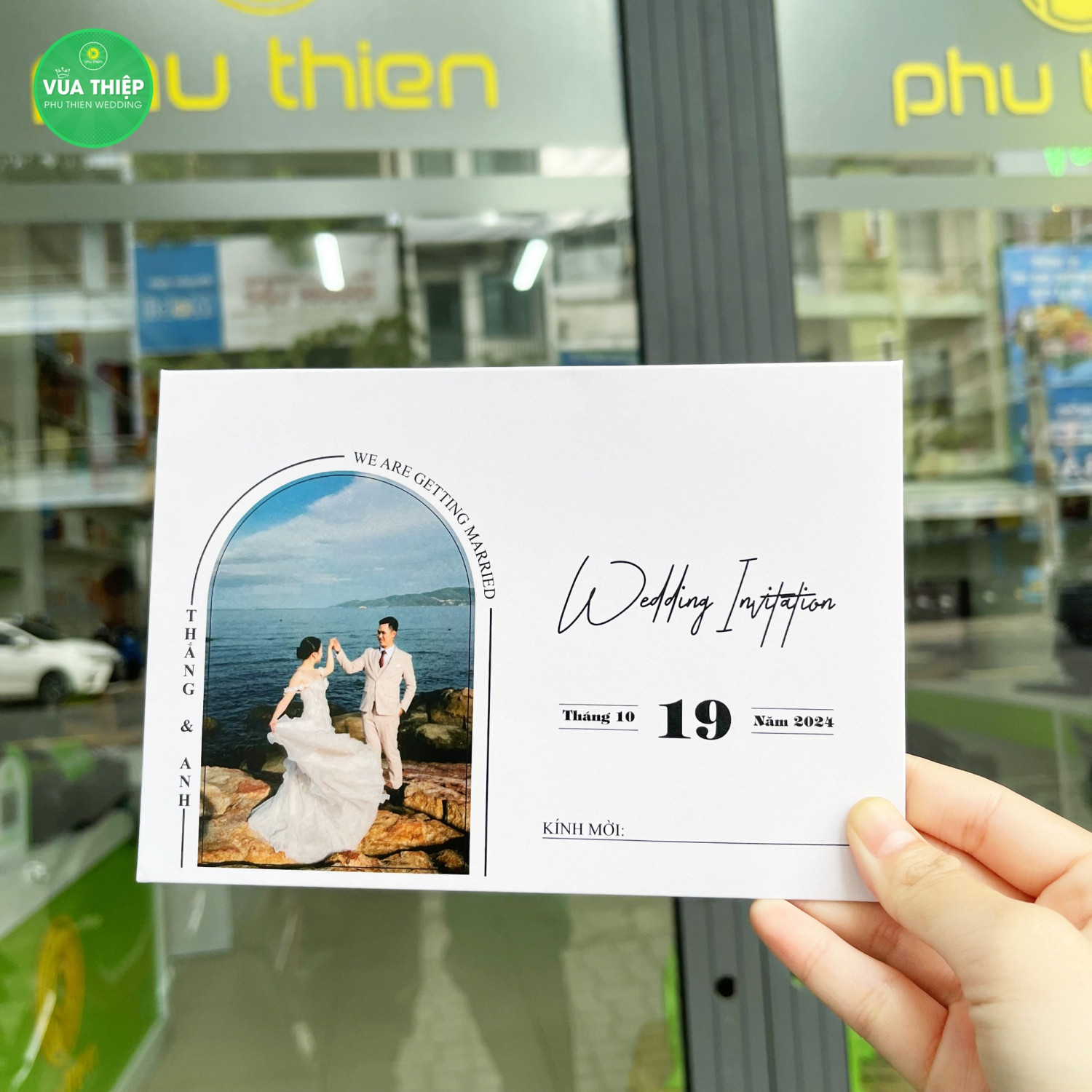 Các loại chất liệu giấy cao cấp cho thiệp cưới in hình