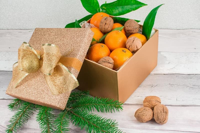 Các loại chất liệu giấy phổ biến làm hộp quà trái cây