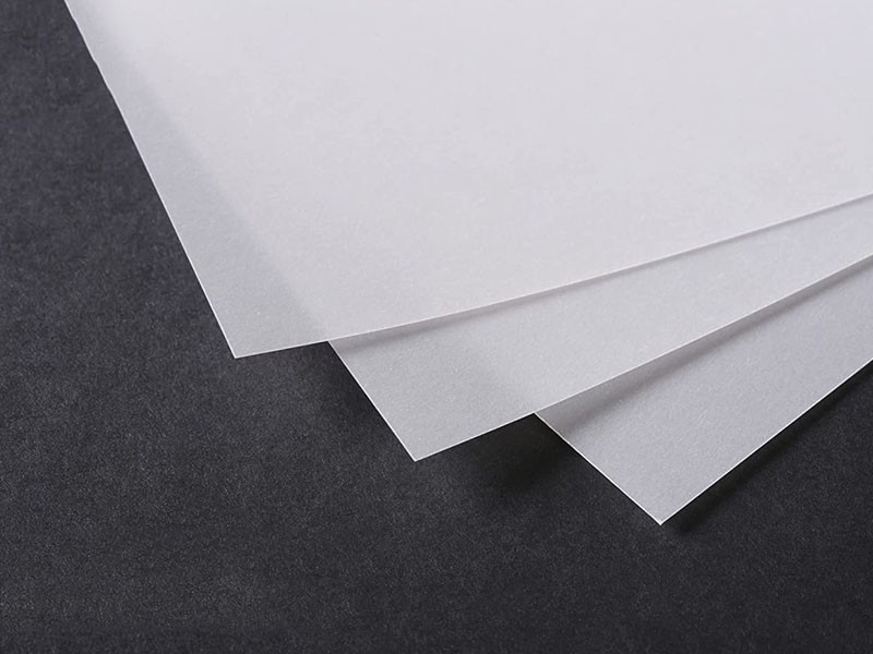 Cận cảnh bề mặt mịn và hơi nhám của giấy can