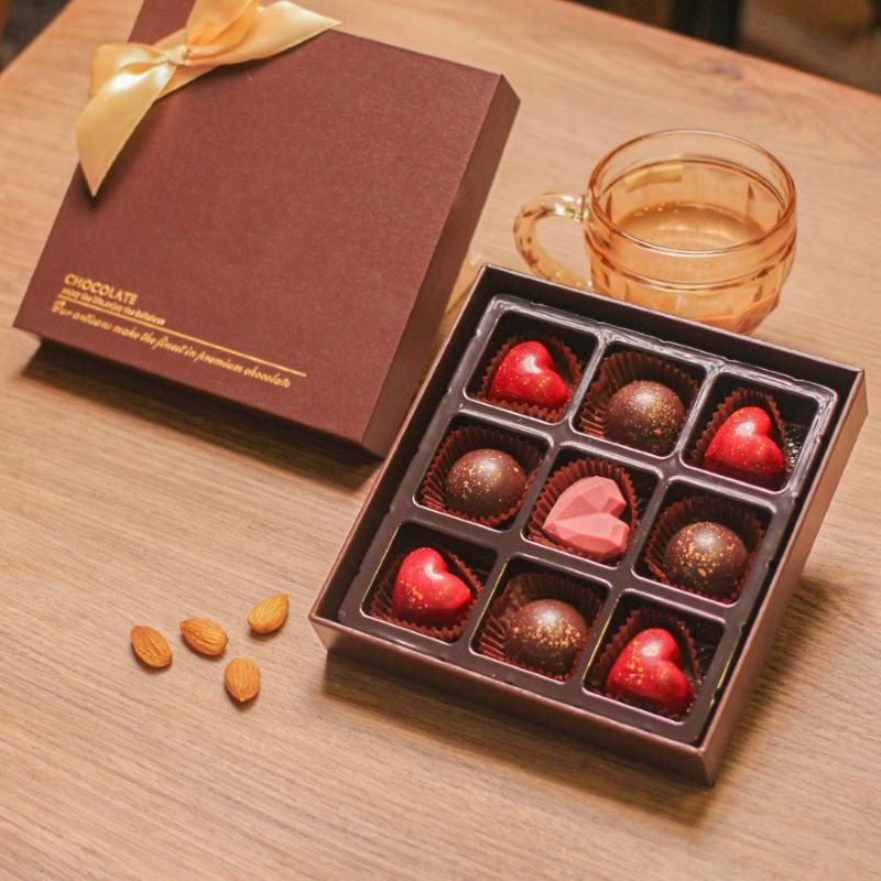 Chất liệu giấy carton thường dùng làm hộp quà tặng Valentine