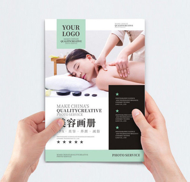 Gắn kèm thiệp chúc trên hộp quà spa