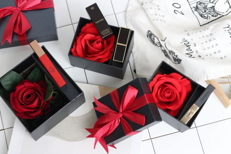 Hộp quà Valentine thiết kế riêng đựng son môi