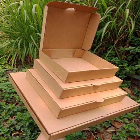 In logo và thông tin trên hộp giấy pizza 23x23x4.5cm để quảng bá thương hiệu