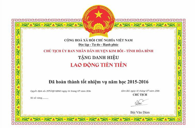 Mẫu giấy khen đẹp cho cá nhân có thành tích xuất sắc