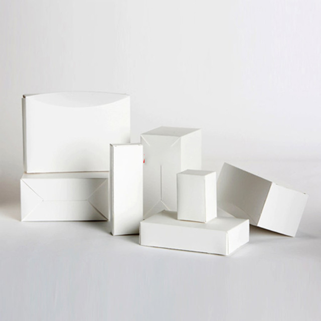 Mẫu hộp quà làm từ giấy Ivory