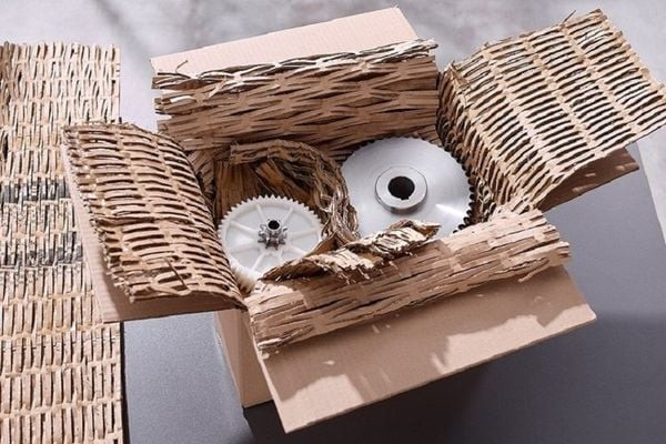 Mẫu hộp quà tặng độc đáo được sáng tạo từ hộp giày tái chế