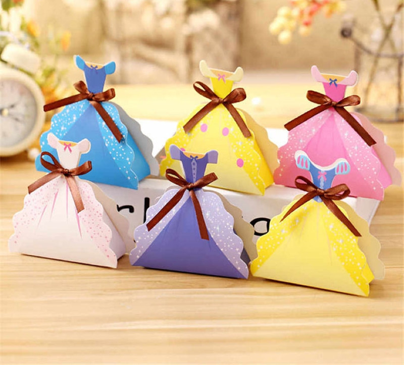 Mẫu hộp quà tặng sinh nhật hình váy công chúa dễ thương cho bé gái