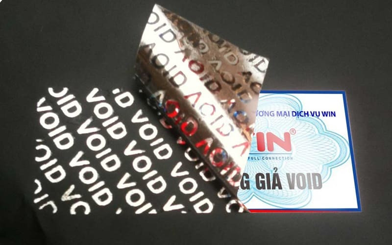 Tem hologram chống giả dạng tổ ong hoặc VOID để nhận biết khi bị bóc gỡ.