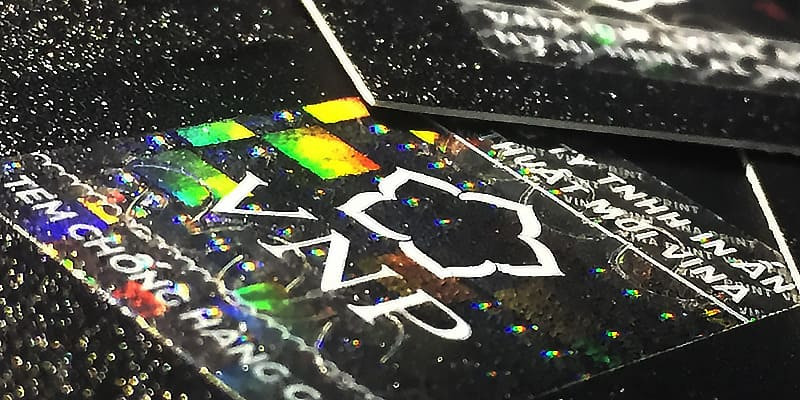 Tem hologram trong suốt phù hợp dán trên các bề mặt nhạy cảm.