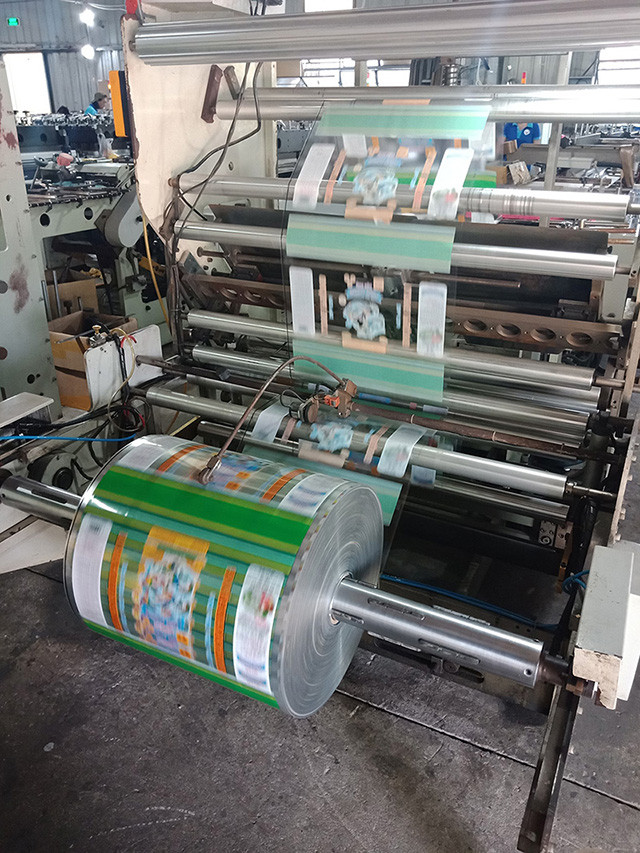Trục in lõm đặc trưng của kỹ thuật in ống đồng